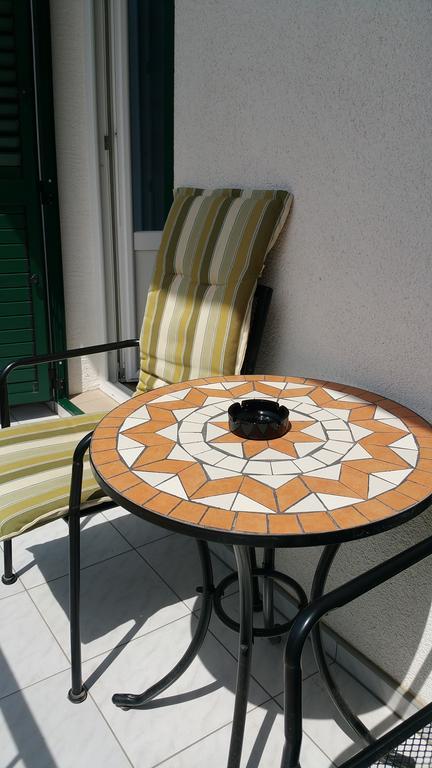 Apartment Afrika Makarska Bagian luar foto