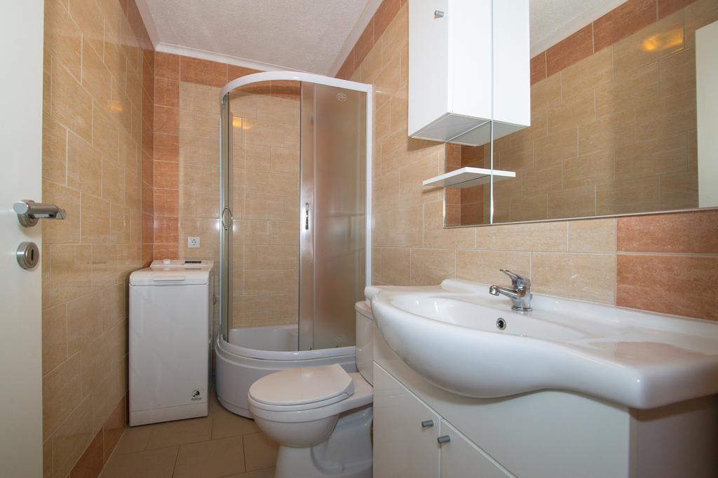 Apartment Afrika Makarska Bagian luar foto
