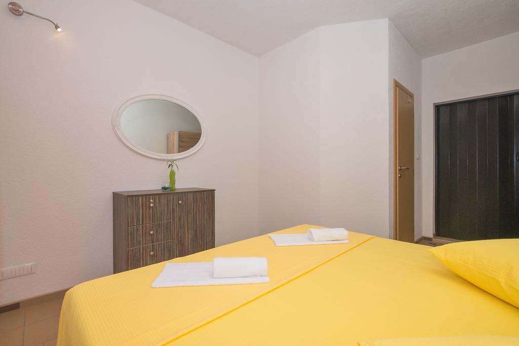Apartment Afrika Makarska Bagian luar foto